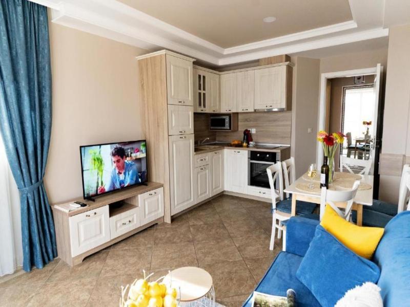 Burgas Beach Resort Apartments image