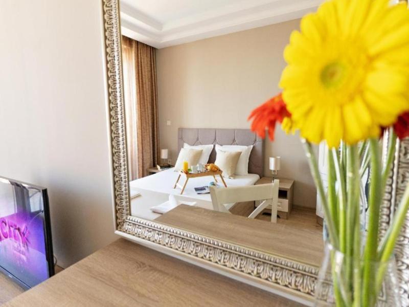 Burgas Beach Resort Apartments image