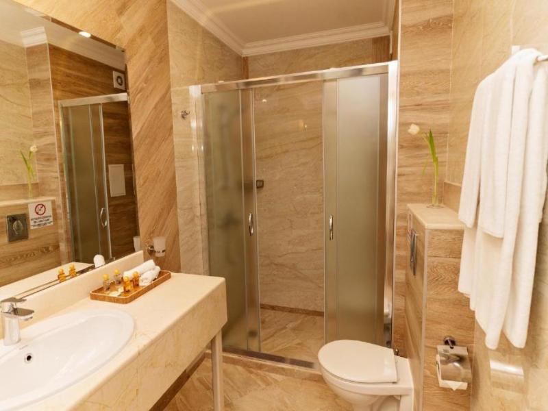 Burgas Beach Resort Apartments image