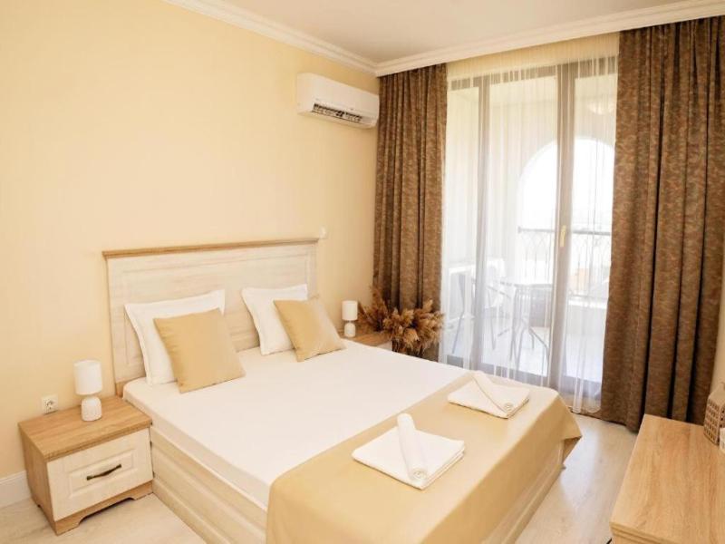 Burgas Beach Resort Apartments image
