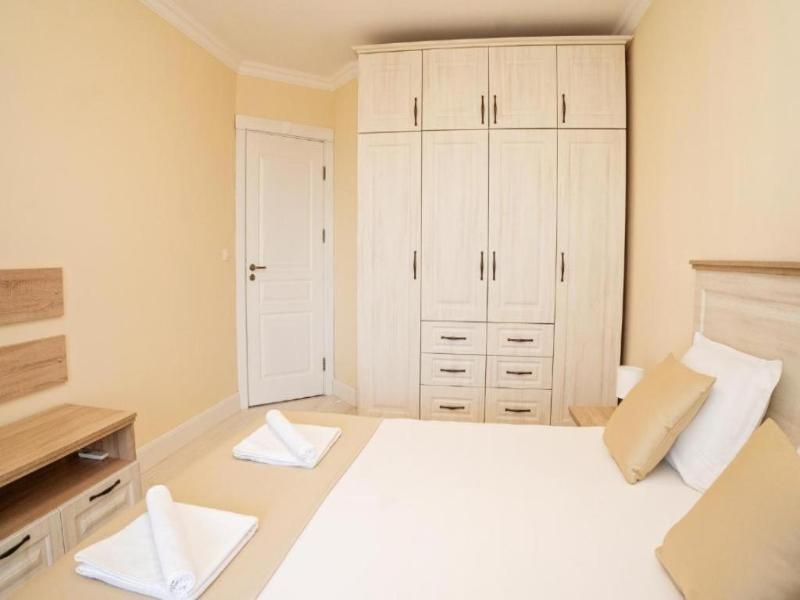 Burgas Beach Resort Apartments image