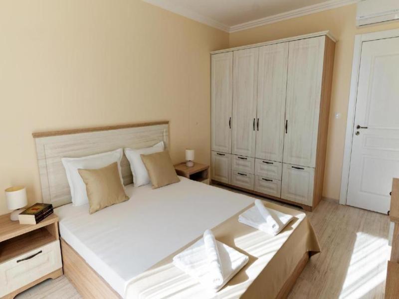 Burgas Beach Resort Apartments image