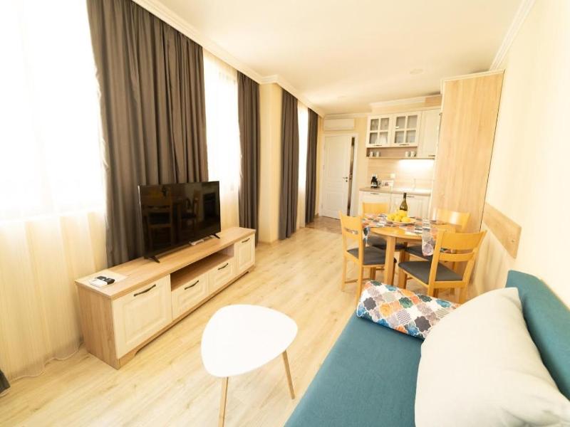 Burgas Beach Resort Apartments image