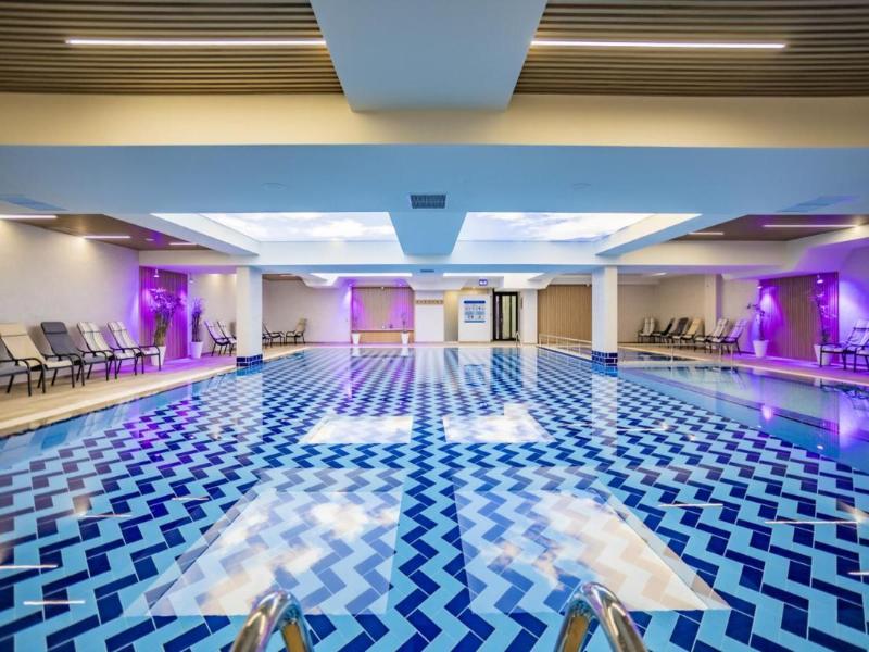 Burgas Beach Resort Apartments image