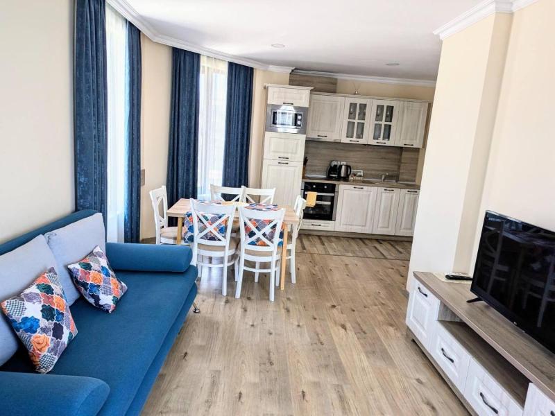 Burgas Beach Resort Apartments image