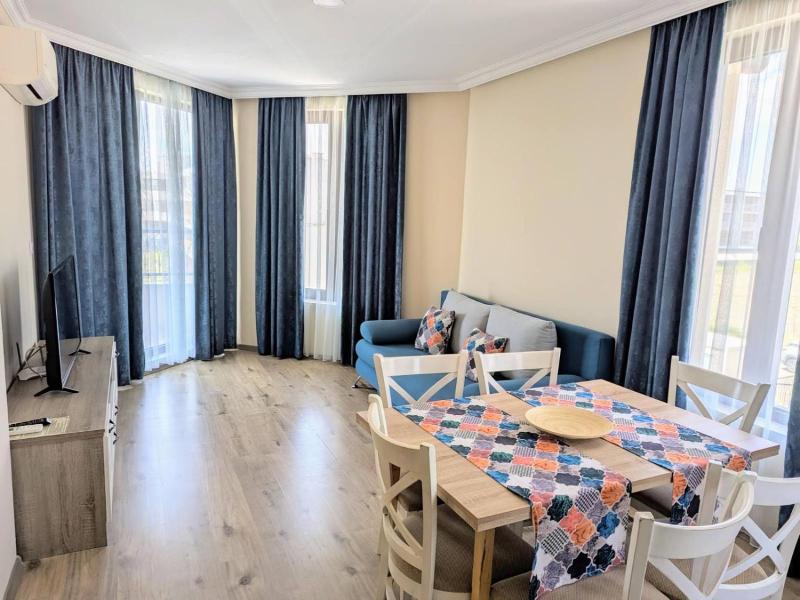 Burgas Beach Resort Apartments image