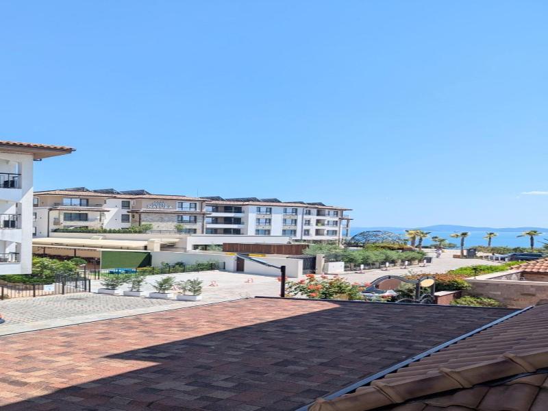 Burgas Beach Resort Apartments image
