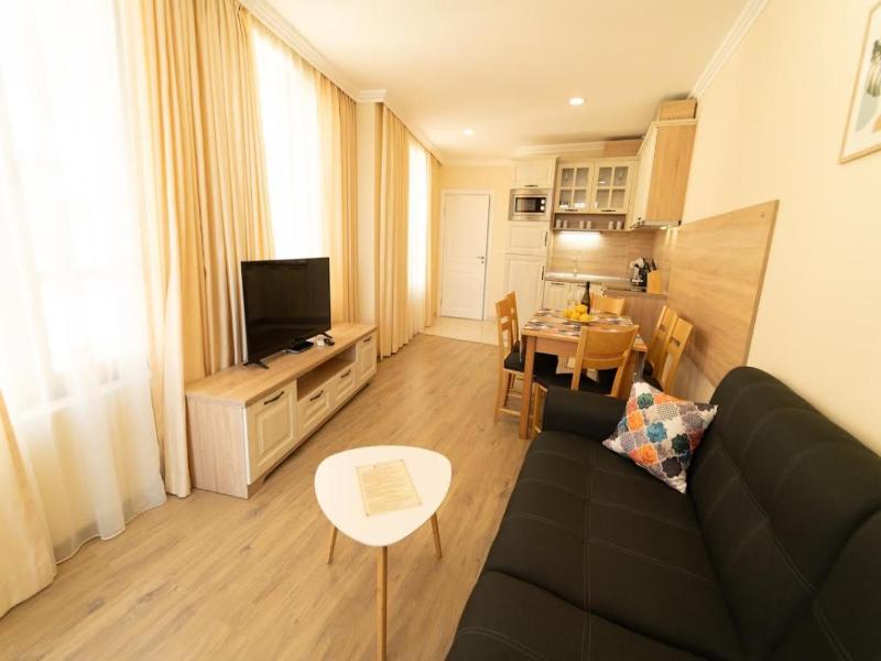Burgas Beach Resort Apartments image