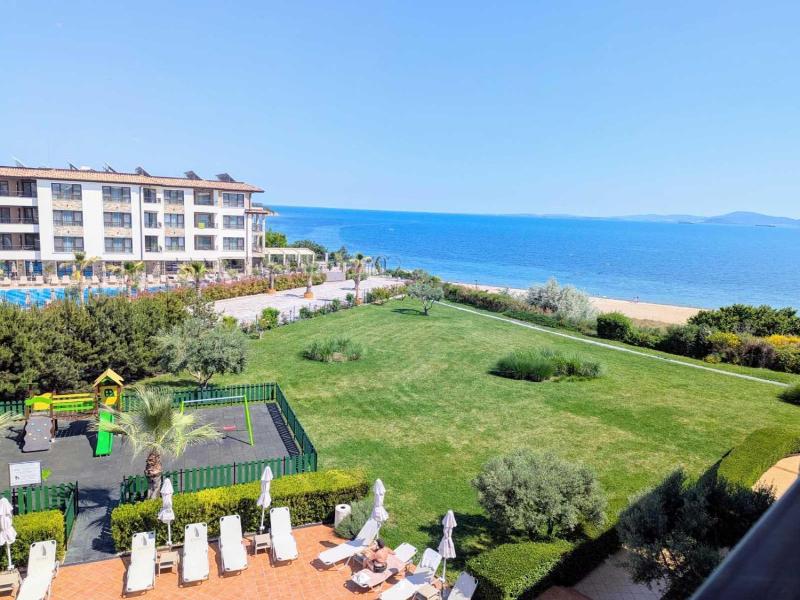 Burgas Beach Resort Apartments image