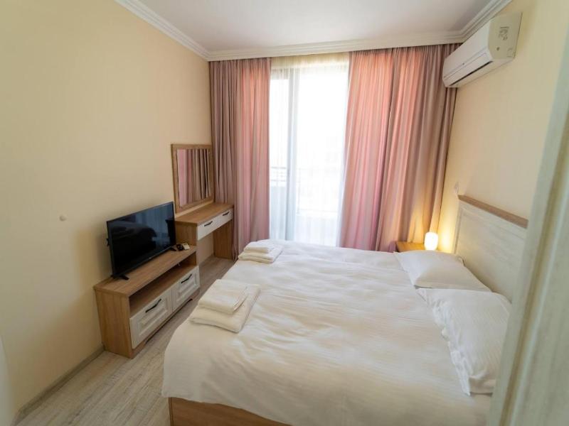 Burgas Beach Resort Apartments image