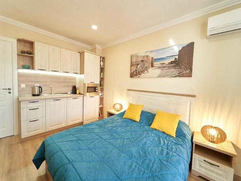 Burgas Beach Resort Apartments image