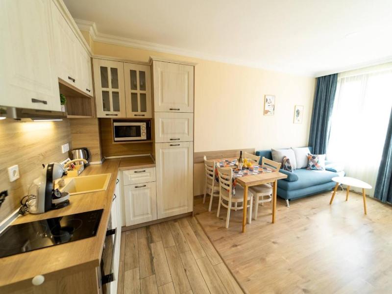 Burgas Beach Resort Apartments image