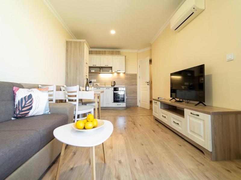Burgas Beach Resort Apartments image