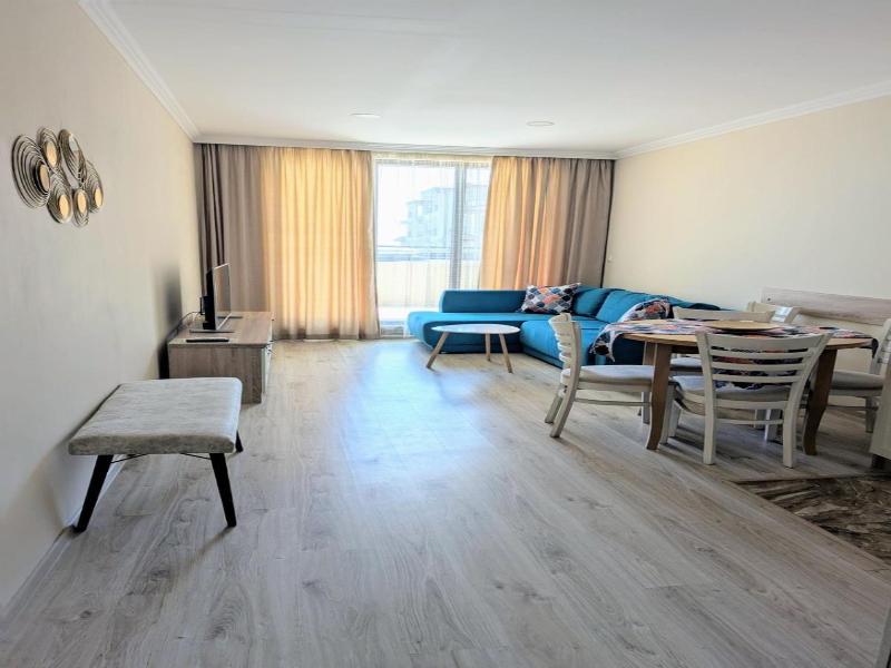 Burgas Beach Resort Apartments image