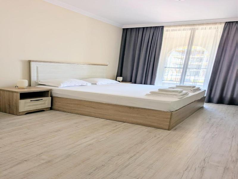 Burgas Beach Resort Apartments image