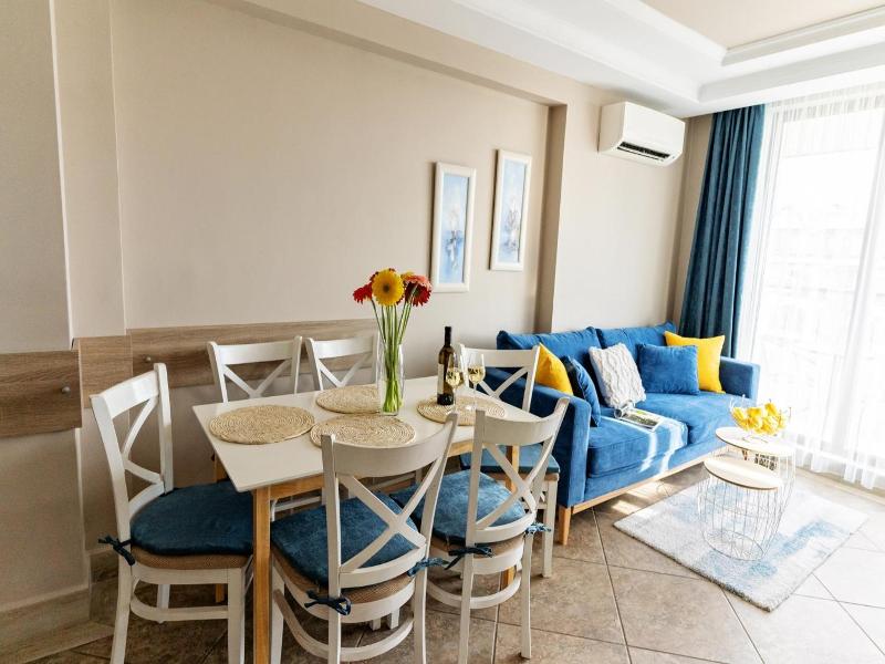 Burgas Beach Resort Apartments image
