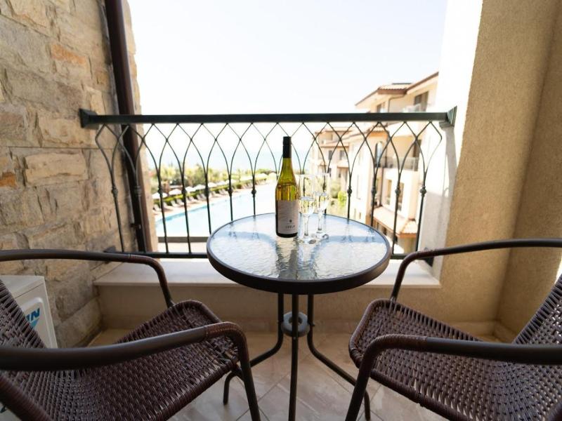 Burgas Beach Resort Apartments image