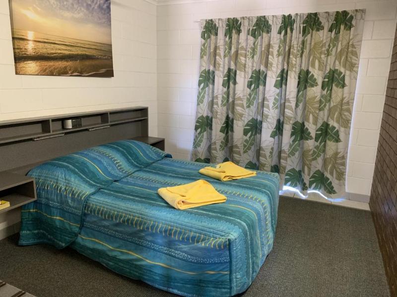 Sandpiper Motel