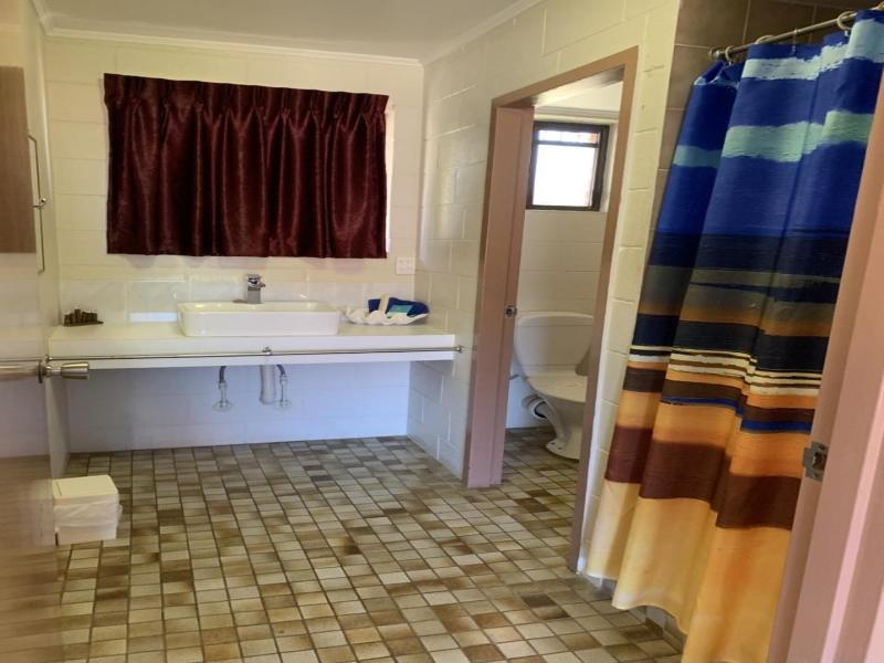 Sandpiper Motel