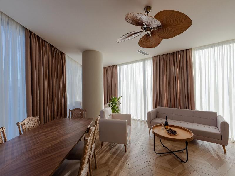 Miramar Luxury Residences image