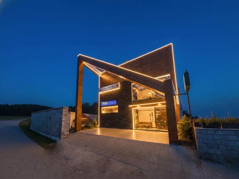 Fabhotel Sholas Residency I image