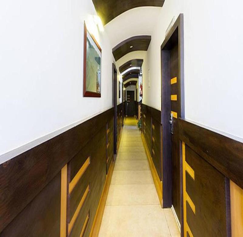 Fabhotel Sholas Residency I image