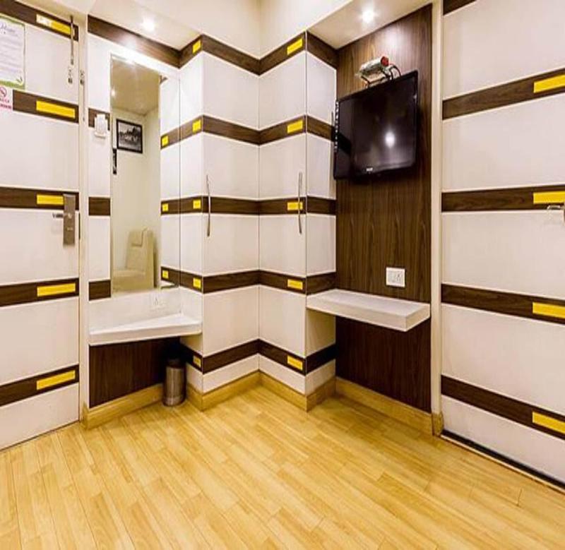 Fabhotel Sholas Residency I image