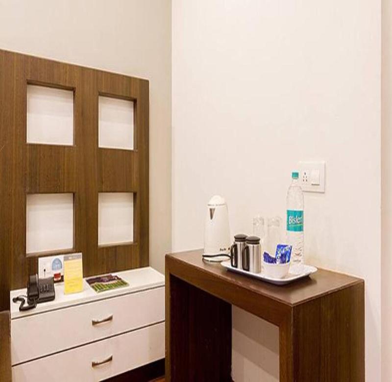 Fabhotel Sholas Residency I image