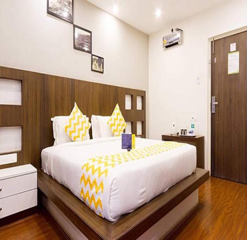 Fabhotel Sholas Residency I image