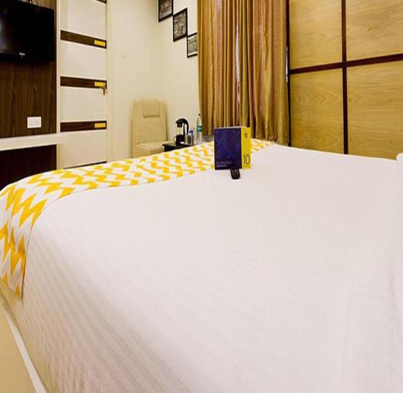 Fabhotel Sholas Residency I image