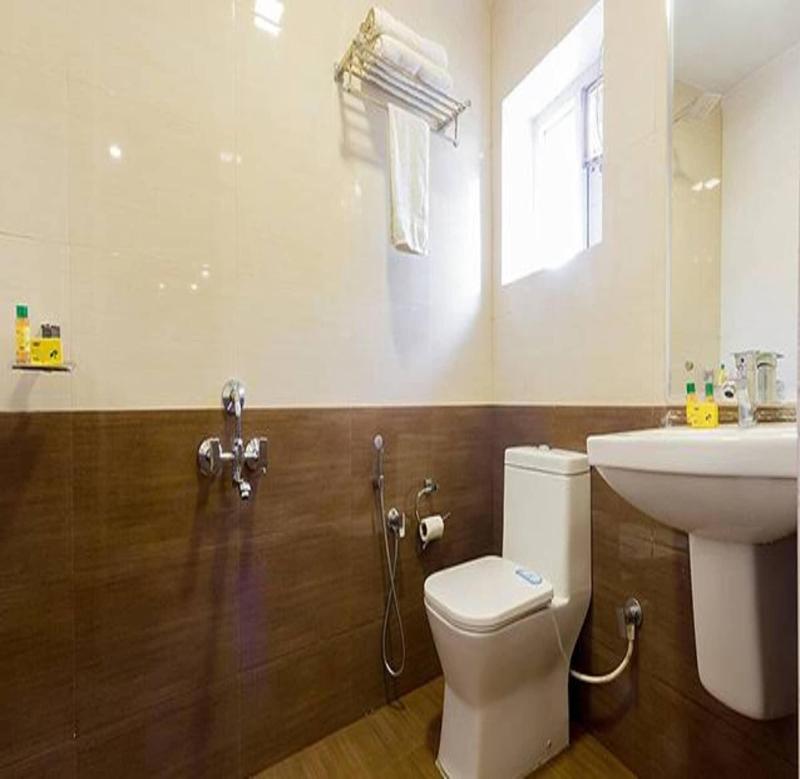 Fabhotel Sholas Residency I image