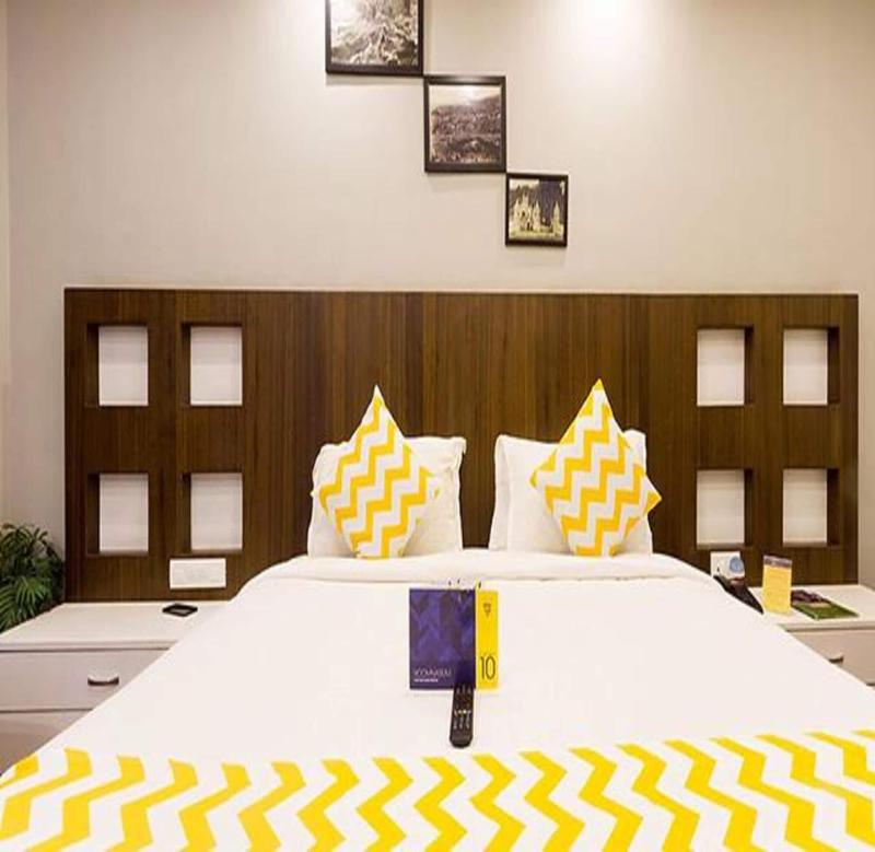 Fabhotel Sholas Residency I image
