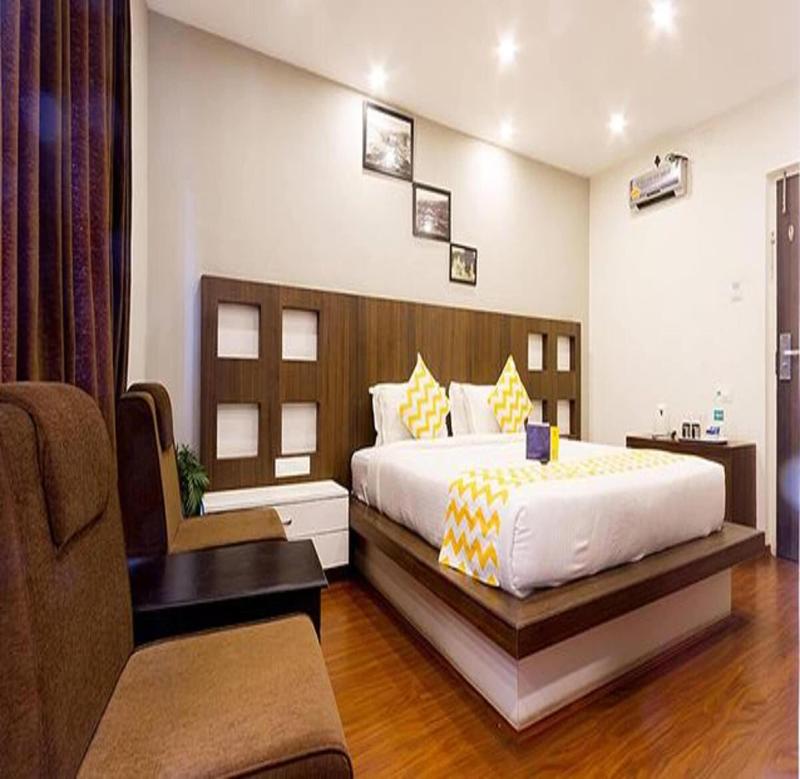 Fabhotel Sholas Residency I image