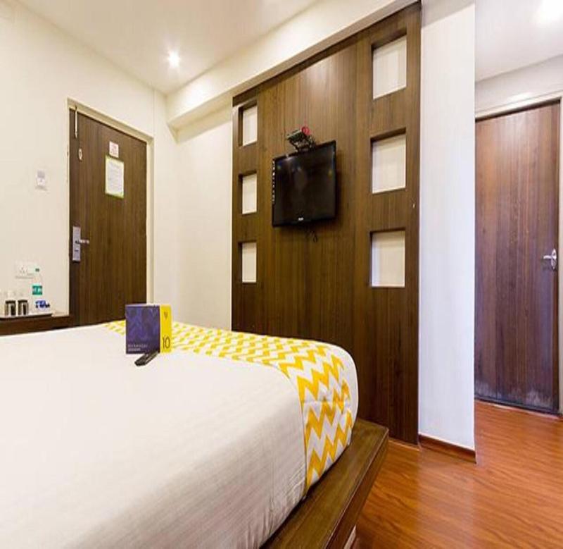 Fabhotel Sholas Residency I image
