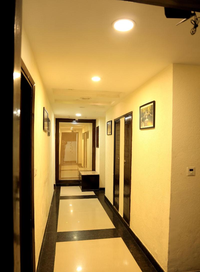 Hotel Himshri By Ovata image