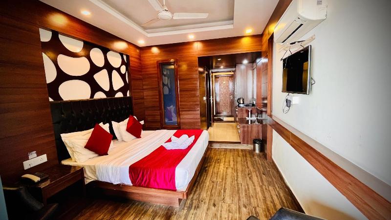 Hotel Himshri By Ovata image