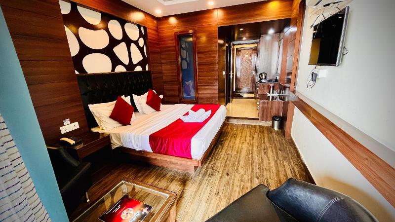 Hotel Himshri By Ovata image