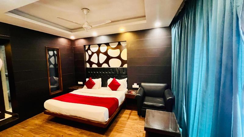 Hotel Himshri By Ovata image