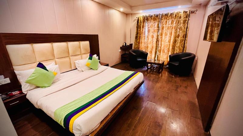 Hotel Himshri By Ovata image