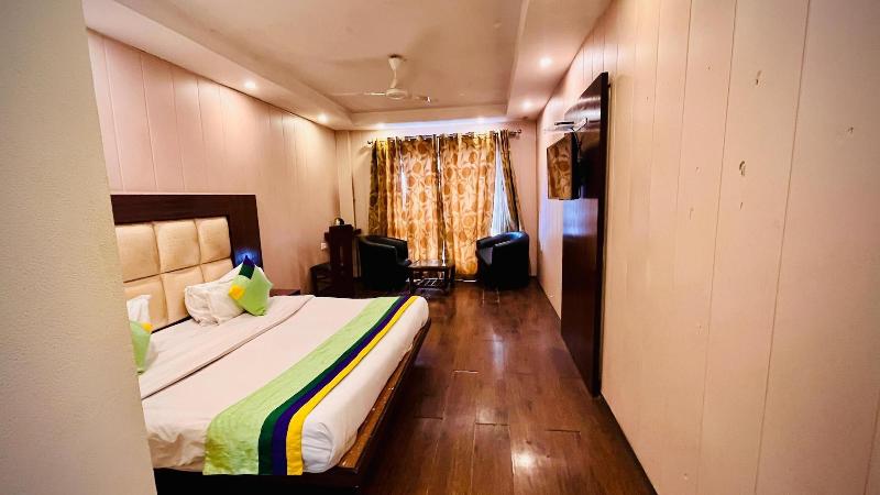 Hotel Himshri By Ovata image