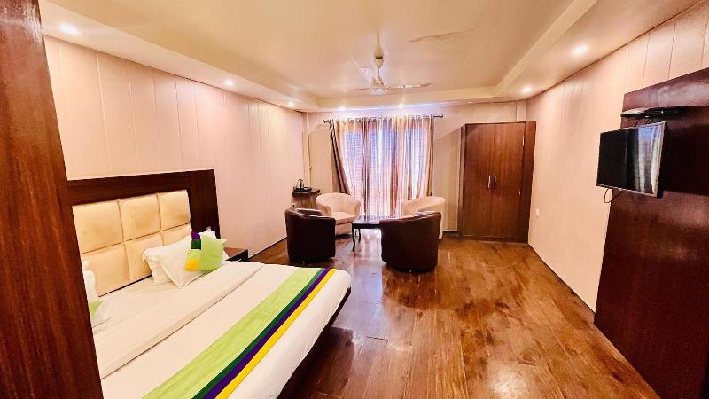 Hotel Himshri By Ovata image