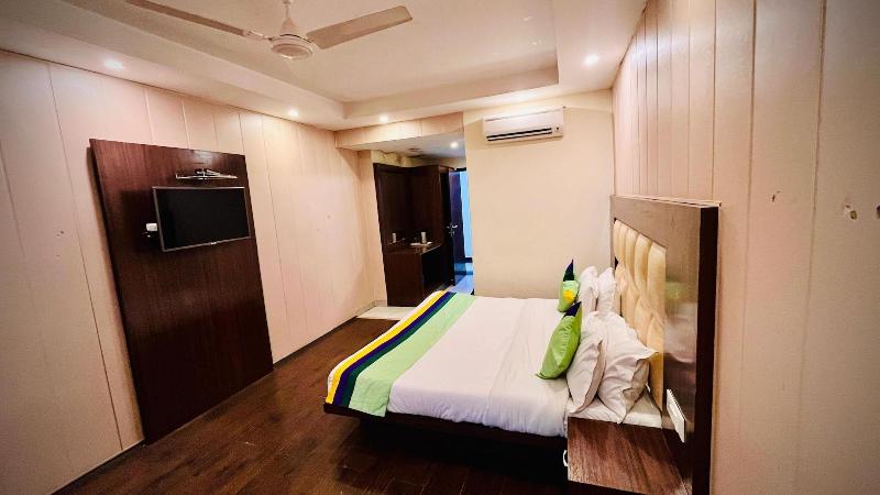 Hotel Himshri By Ovata image