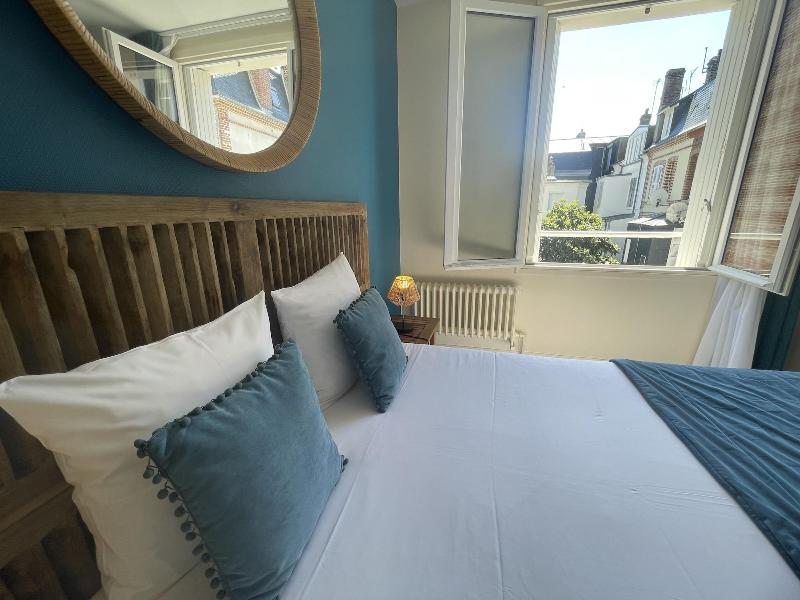 Ha Tel Le Trouville image