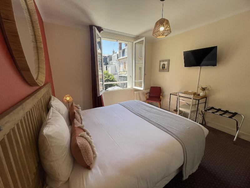 Ha Tel Le Trouville image
