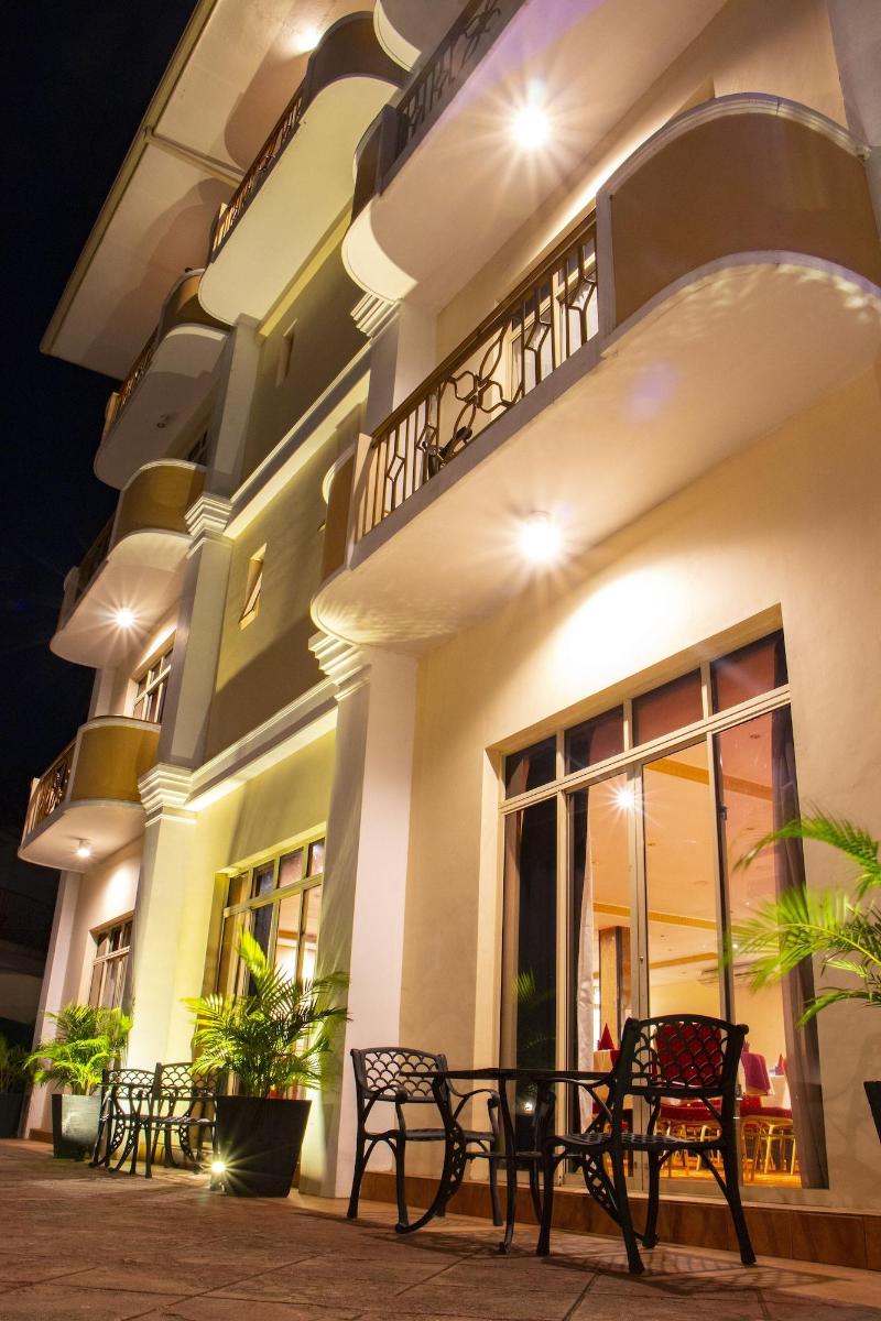 Hotel Lakefield image