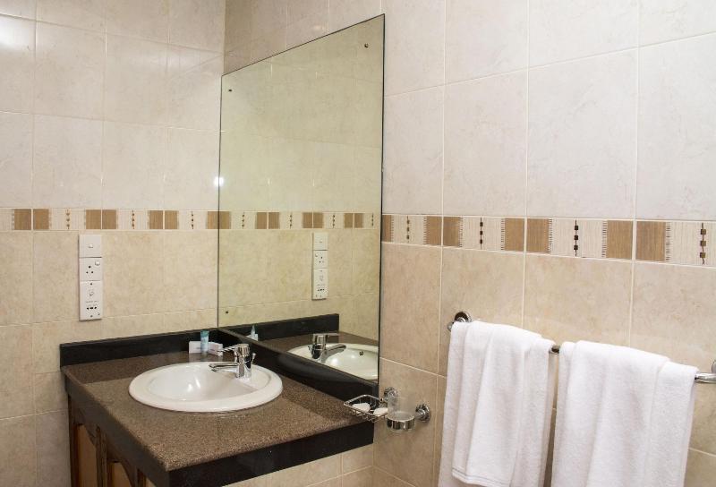 Hotel Lakefield image