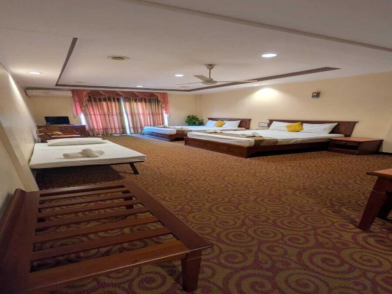 Hotel Lakefield image