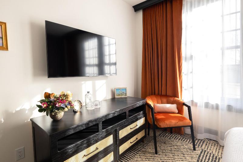 Hotel Thaxter image