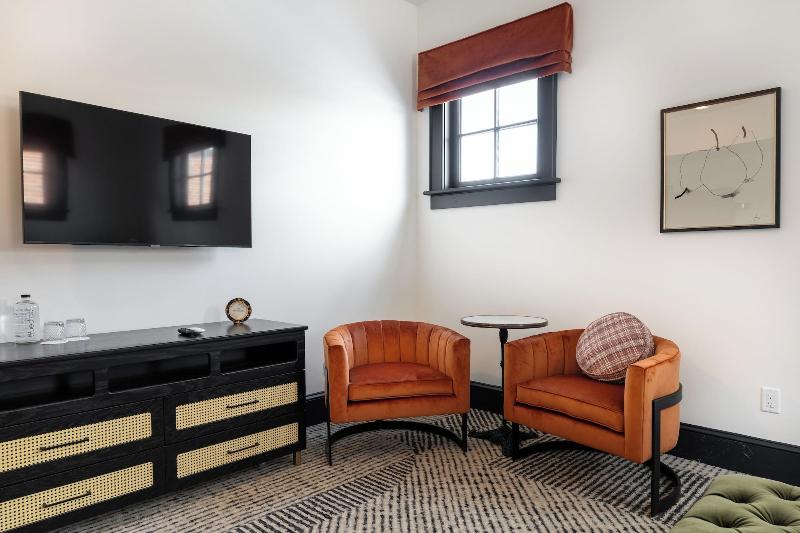 Hotel Thaxter image