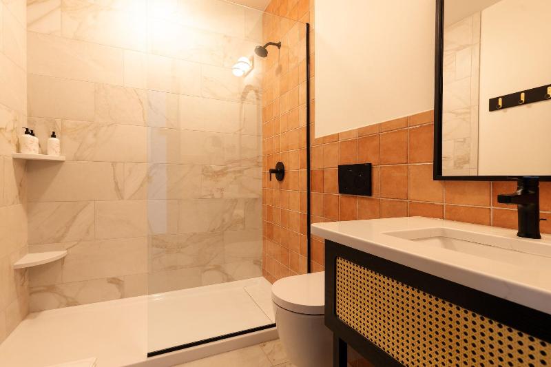 Hotel Thaxter image